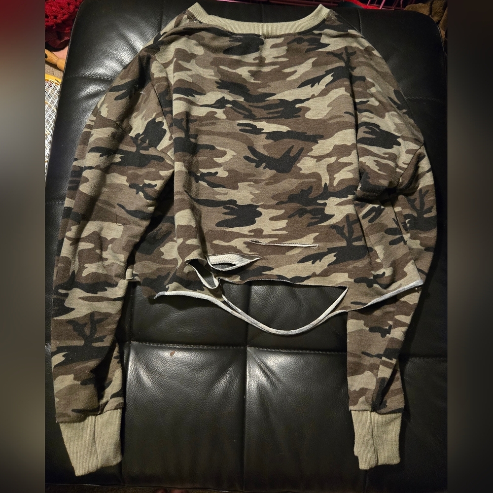 Camouflage Long Sleeve Crop Top